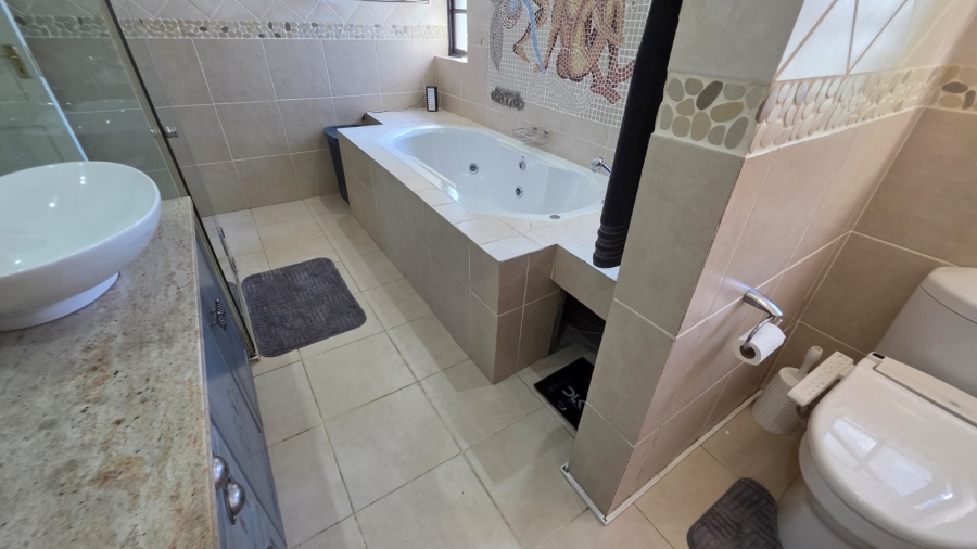 4 Bedroom Property for Sale in Heatherlands Western Cape